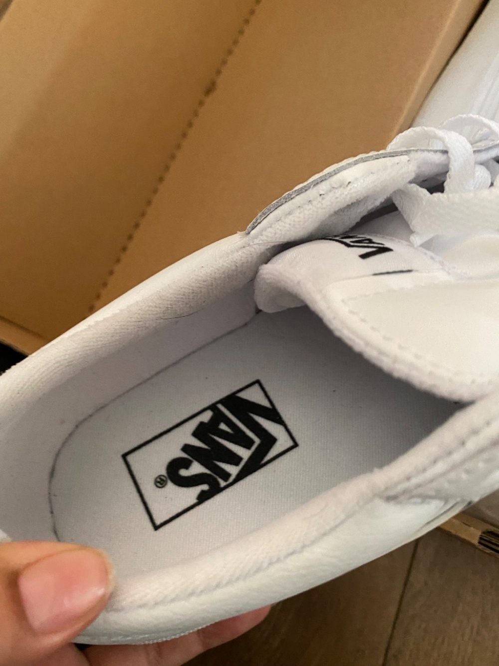 Vans - Picture 4 of 6